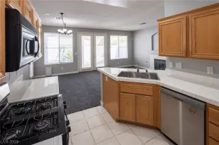 Photo #4: 2490145 Listing