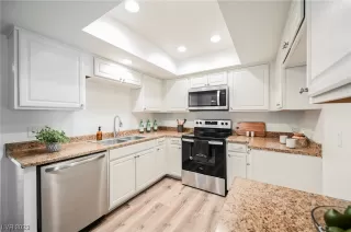 Photo #1: 2490160 Listing