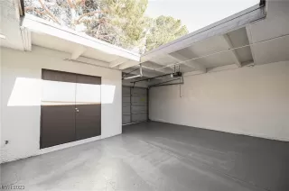 Photo #4: 2490160 Listing