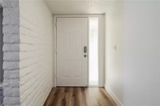 Photo #5: 2490160 Listing