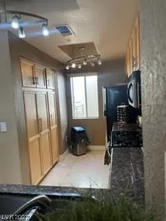 Photo #5: 2490162 Listing