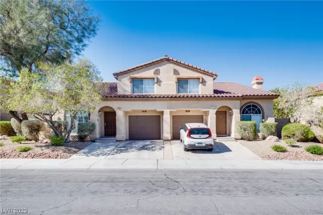 MLS: 2490173 Condo For Sale