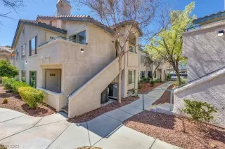 Photo #2: 2490182 Listing 