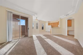 Photo #2: 2490188 Listing