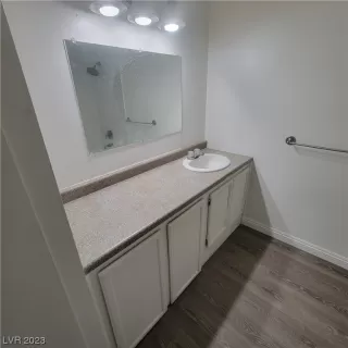 Photo #4: 2490212 Listing 