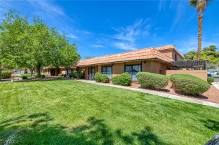 Photo #1: 2490228 Listing