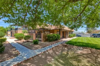 Photo #2: 2490228 Listing