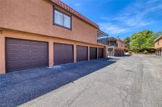 Photo #3: 2490228 Listing