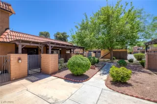 Photo #5: 2490228 Listing