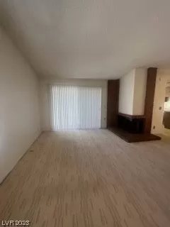 Photo #4: 2490230 Listing 