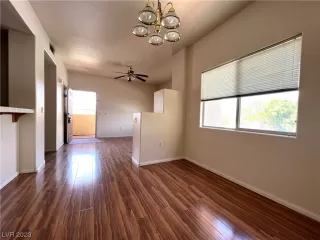 Photo #4: 2490244 Listing 