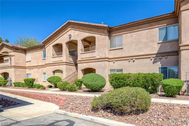 MLS: 2490267 Condo For Sale