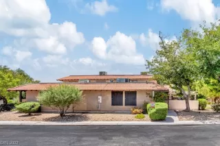 Photo #1: 2490273 Listing