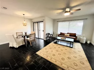 Photo #4: 2490273 Listing