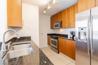 Photo #5: 2490277 Listing 