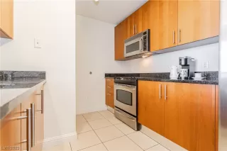 Photo #6: 2490277 Listing 