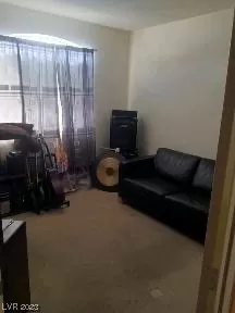 Photo #5: 2490279 Listing