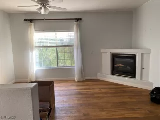 Photo #6: 2490290 Listing