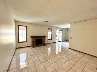 Photo #2: 2490321 Listing 