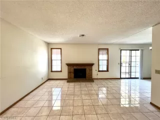 Photo #3: 2490321 Listing 