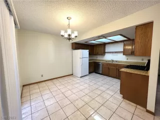 Photo #6: 2490321 Listing 