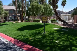 Photo #4: 2490347 Listing