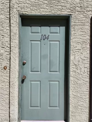 Photo #1: 2490350 Listing 