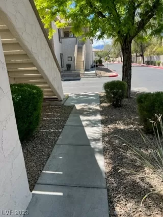 Photo #3: 2490364 Listing 