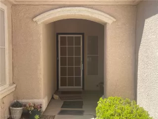 Photo #1: 2490366 Listing