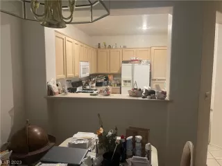 Photo #3: 2490366 Listing