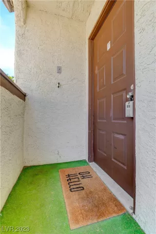 Photo #4: 2490368 Listing 