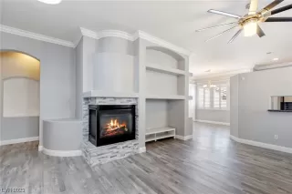 Photo #2: 2490376 Listing