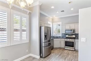 Photo #6: 2490376 Listing