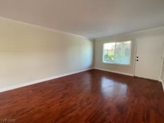 Photo #4: 2490378 Listing