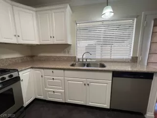 Photo #6: 2490378 Listing