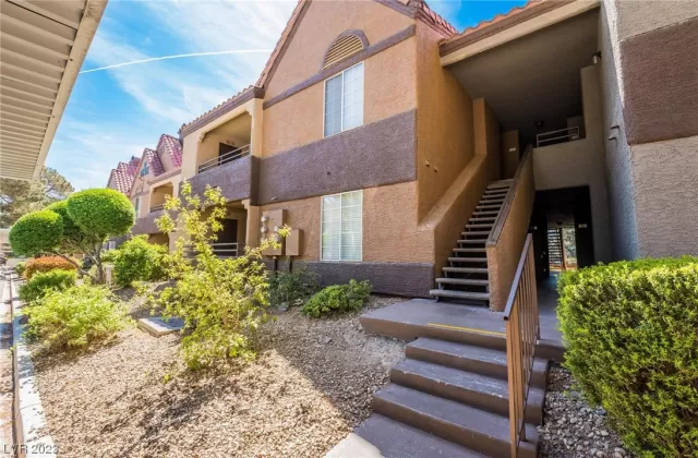 MLS: 2490382 Condo For Sale