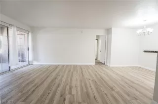 Photo #4: 2490382 Listing 