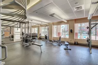 Photo #5: 2490391 Listing 