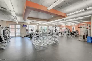 Photo #6: 2490391 Listing 