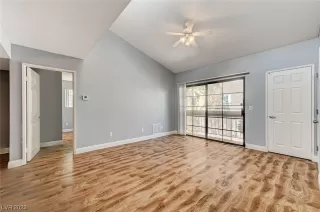 Photo #6: 2490396 Listing 
