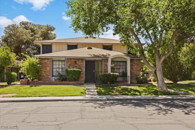 MLS: 2490398 Condo For Sale