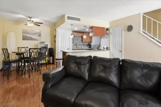 Photo #6: 2490398 Listing 