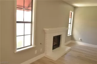 Photo #4: 2490409 Listing 