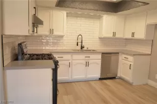 Photo #6: 2490409 Listing 