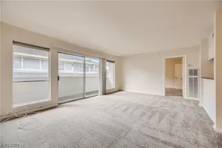 Photo #1: 2490421 Listing 