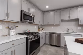 Photo #6: 2490423 Listing 