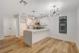 Photo #3: 2490436 Listing