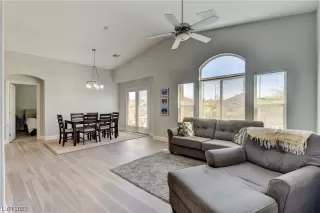 Photo #1: 2490438 Listing