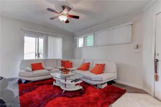 Photo #2: 2490443 Listing 