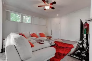 Photo #3: 2490443 Listing 